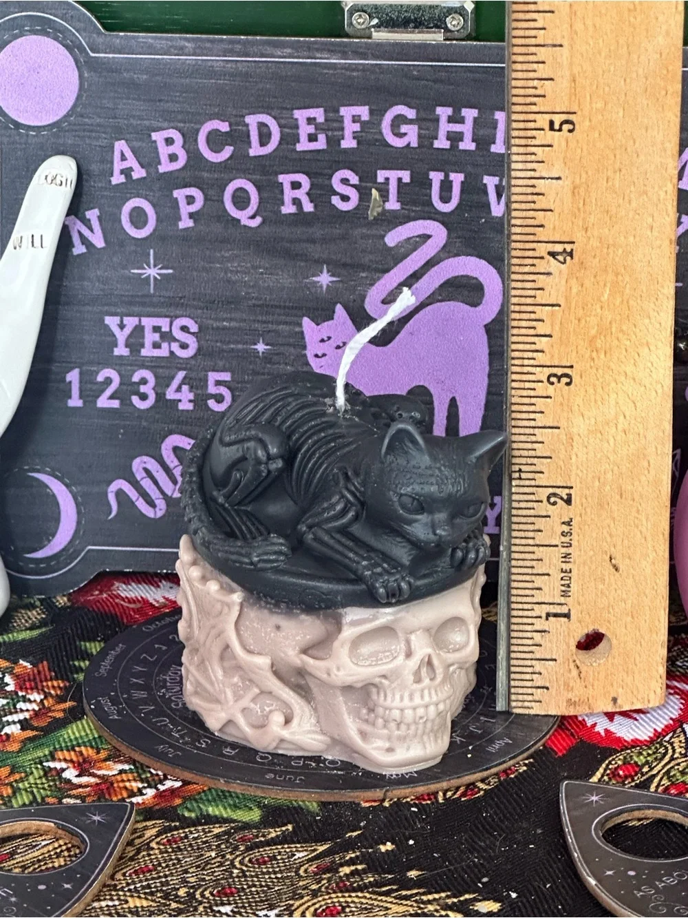 Graveyard Familiar Candle